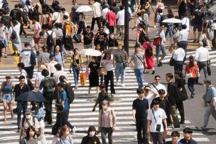 湖人首发：詹姆斯、浓眉、拉塞尔、雷迪什、普林斯